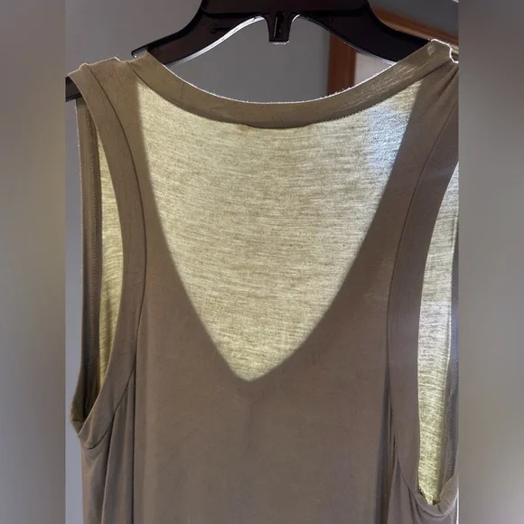 Charlotte Avery Green Sleeveless Dress. Medium. Bundle 4 Deals! - Picture 15 of 15